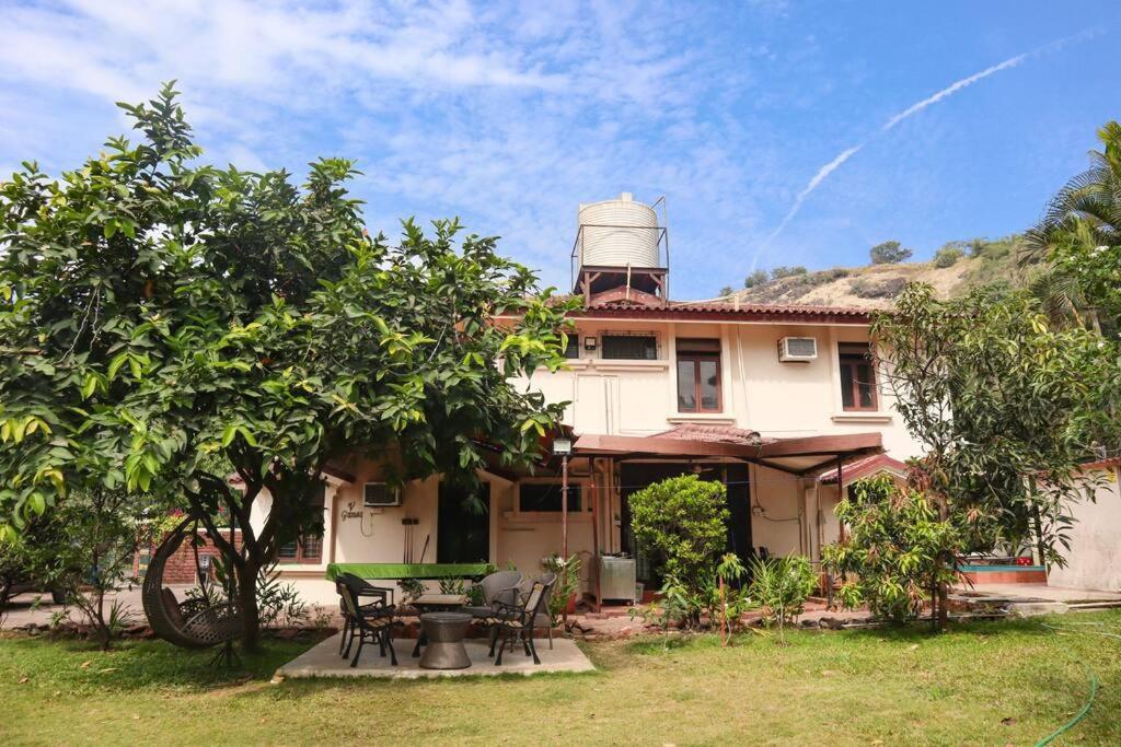 لونافالا Valecha Villa Entire 4Bhkbunglow With 5000 Sq Ft Garden المظهر الخارجي الصورة